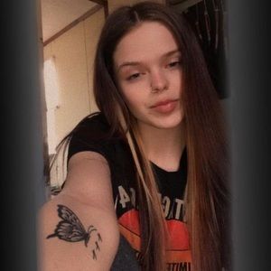 Meet your Posher, Chloe